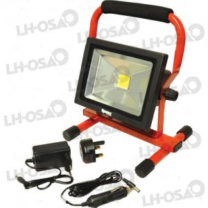 TY&Ouml;MAAVALAISIN LED LADATTAVA