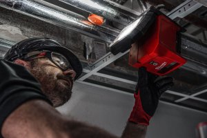 AKKUALUEVALAISIN M18 PAL-0, runko, Milwaukee